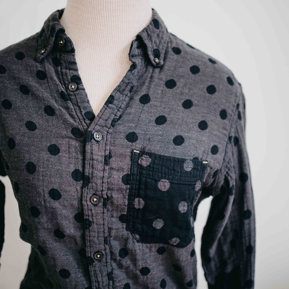 🌿Beams Heart / Polka Dot Button Up - Picture 2 of 4